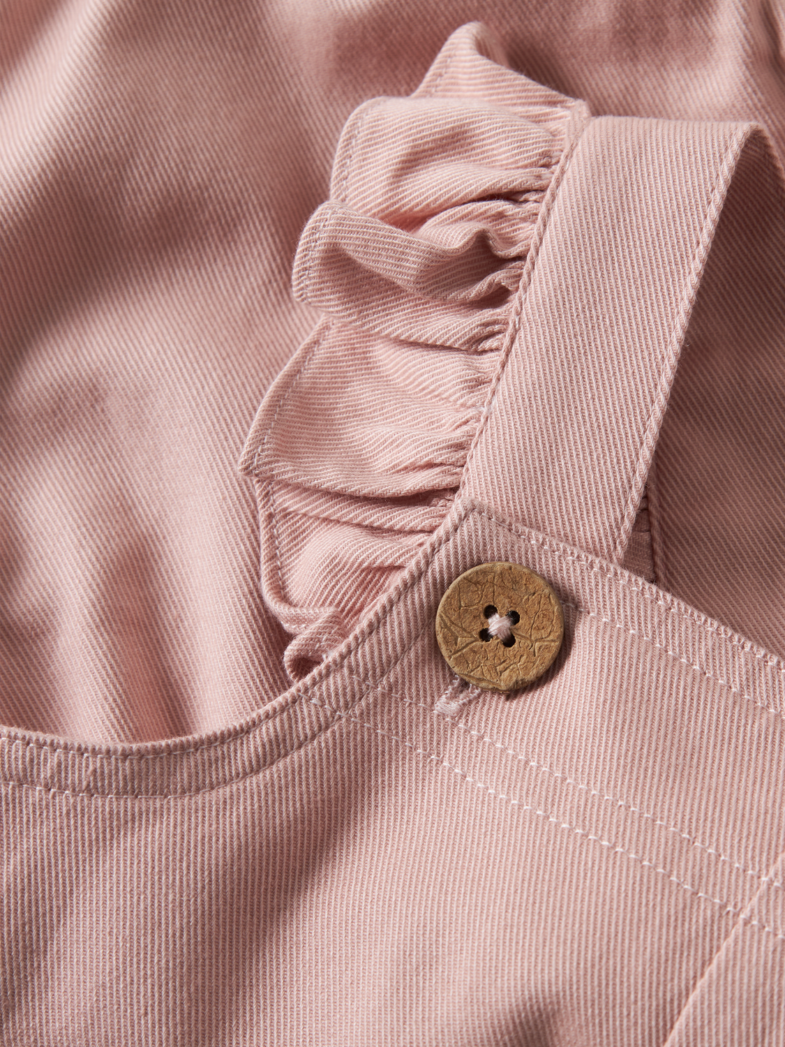 model_shot-front_full